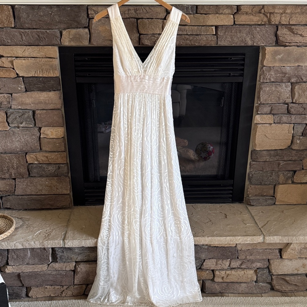 BCBGMaxAzaria Sz 2 Vintage White Ivory Gown Embroidered Floral Silk Maxi Dress - Picture 6 of 17